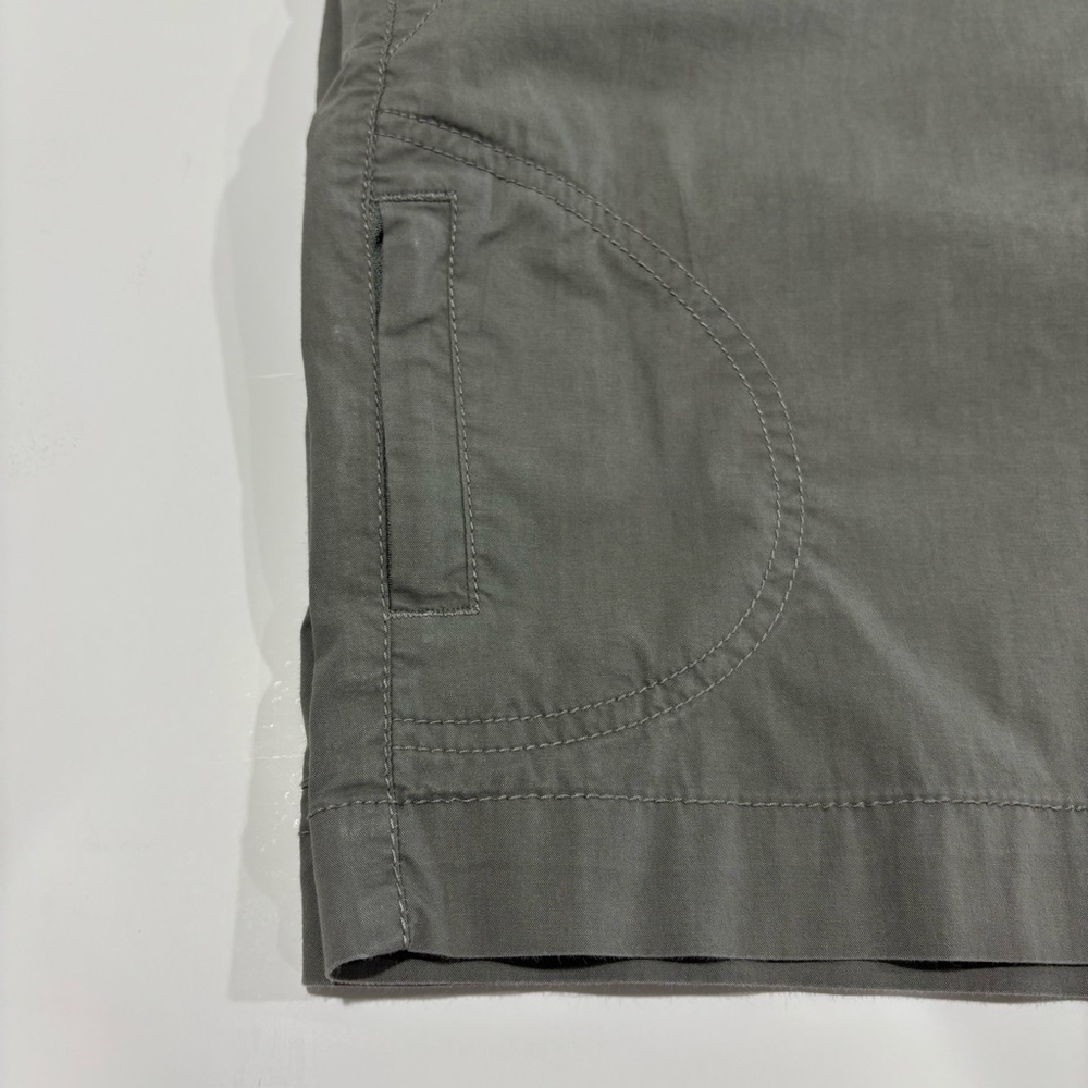 Eddie Bauer Bermuda Shorts Gray 2 - Picture 6 of 12